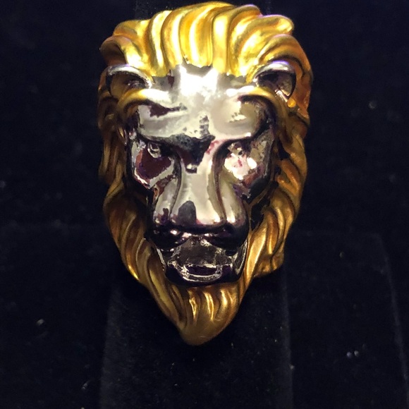 Ring - Picture 2 of 7